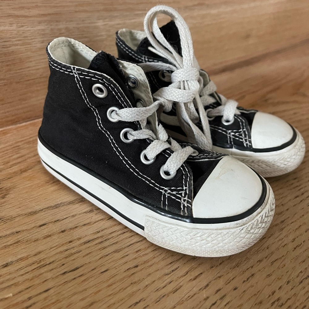 Converse high top toddler sneakers size 6